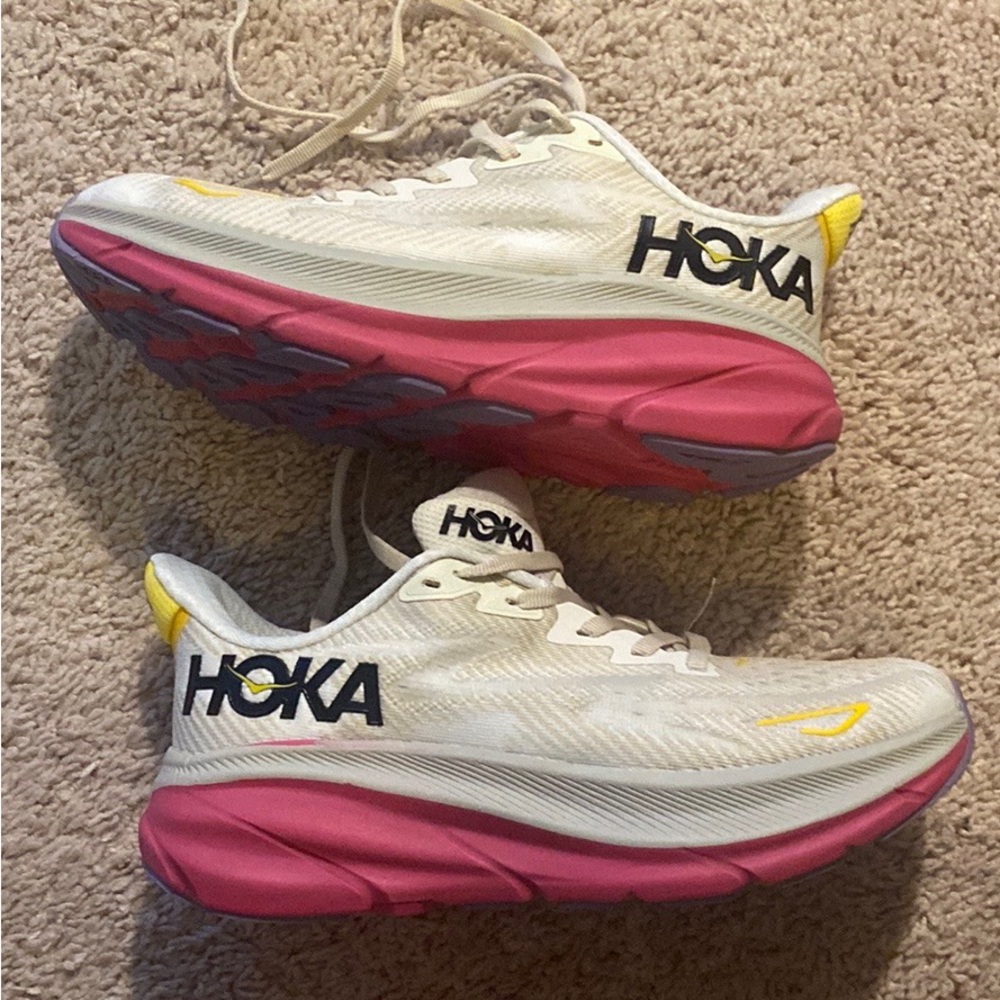 HOKA WOMEN'S CLIFTON 9 RUNNING SHOES